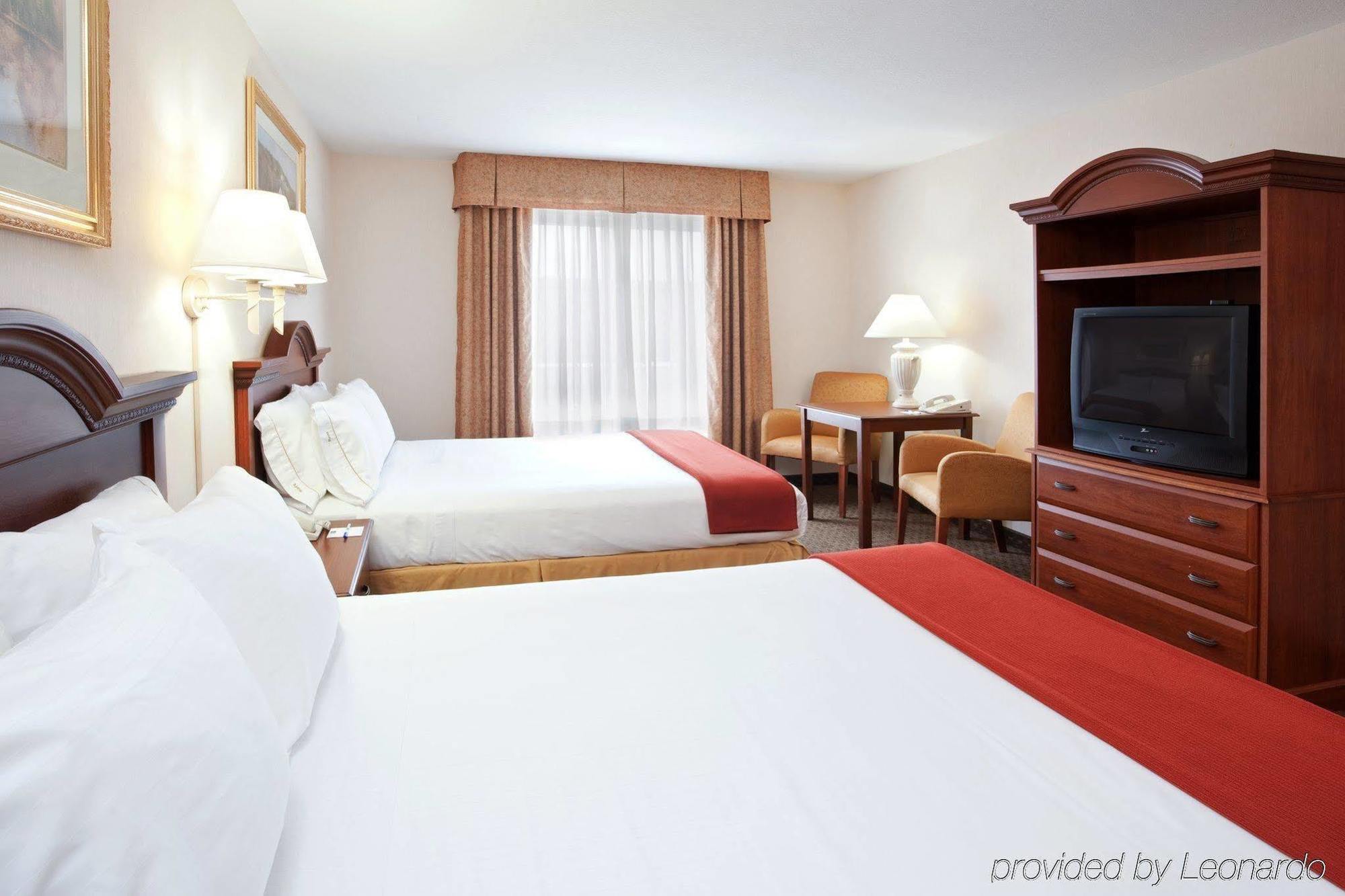 Holiday Inn Express Hotel & Suites Marion By Ihg Phòng bức ảnh